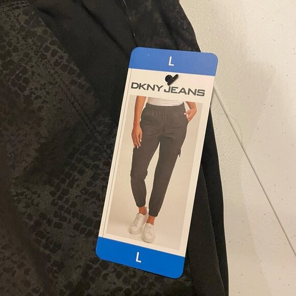DKNY Sport Embossed Snakeskin Jogger Capri Pants Black Womens - Picture 4 of 4